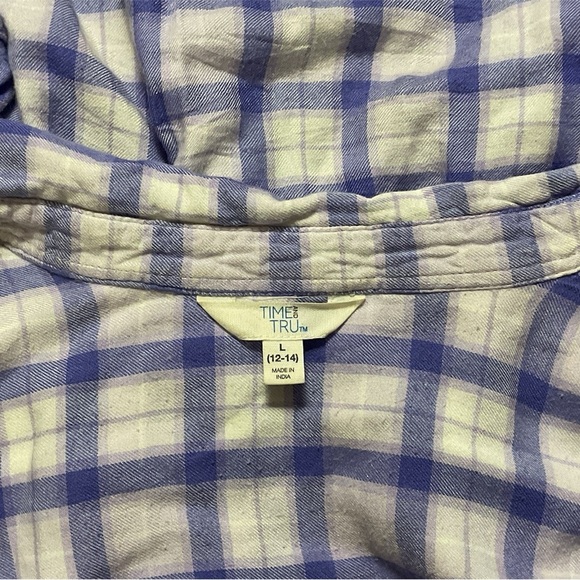 PURPLE & WHITE CHECKERED SHIRT BY TIME & TRU SEE DESCRIPTION - Picture 3 of 3